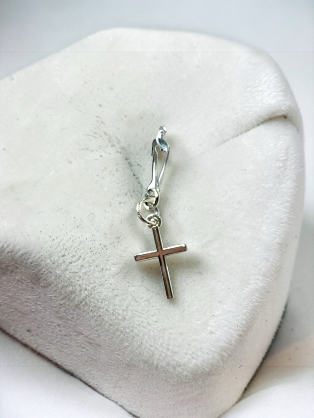 Silver Cross Charm with clasp - Picture 2 of 2